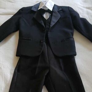3T Three-Piece Tuxedo Set